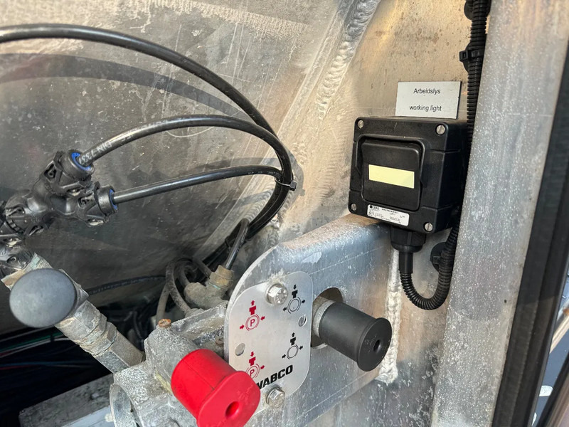 Farm trailer ROHR FUEL Kraftstoff Benzin/Diesel 26.000L 4 Rooms ADR Pump: picture 12 Farm trailer ROHR FUEL Kraftstoff Benzin/Diesel 26.000L 4 Rooms ADR Pump: picture 12