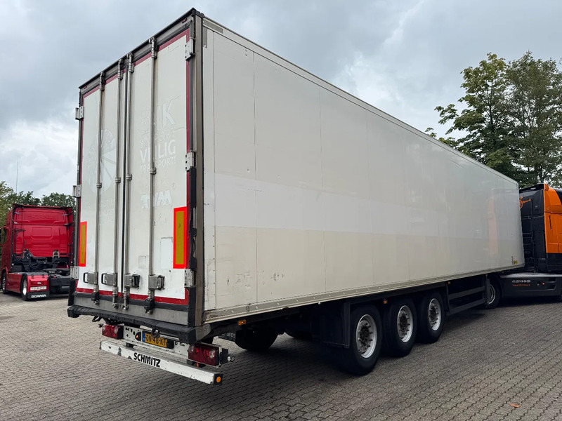 Schmitz Cargobull SKO 24 5x Meatrails Rohrbahnen Fleisch Carrier Vector 1950MT - Isothermal semi-trailer: picture 2 Schmitz Cargobull SKO 24 5x Meatrails Rohrbahnen Fleisch Carrier Vector 1950MT - Isothermal semi-trailer: picture 2