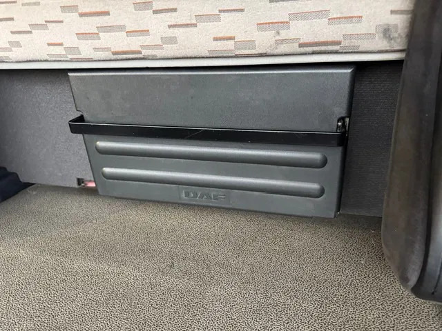 Tractor unit DAF CF 330 Space Cab Spoilers/Side skirts NL Truck: picture 14