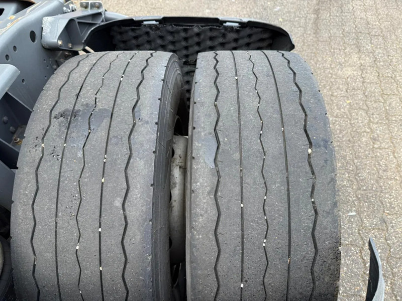 DAF CF 400 4X2 FT Space Cab Side skirts - Tractor unit: picture 5 DAF CF 400 4X2 FT Space Cab Side skirts - Tractor unit: picture 5