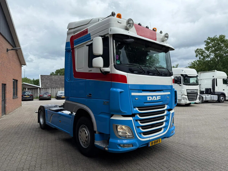 DAF XF 440 XF 440 FT Space Cab Special Interior NL Truck - Tractor unit: picture 2 DAF XF 440 XF 440 FT Space Cab Special Interior NL Truck - Tractor unit: picture 2