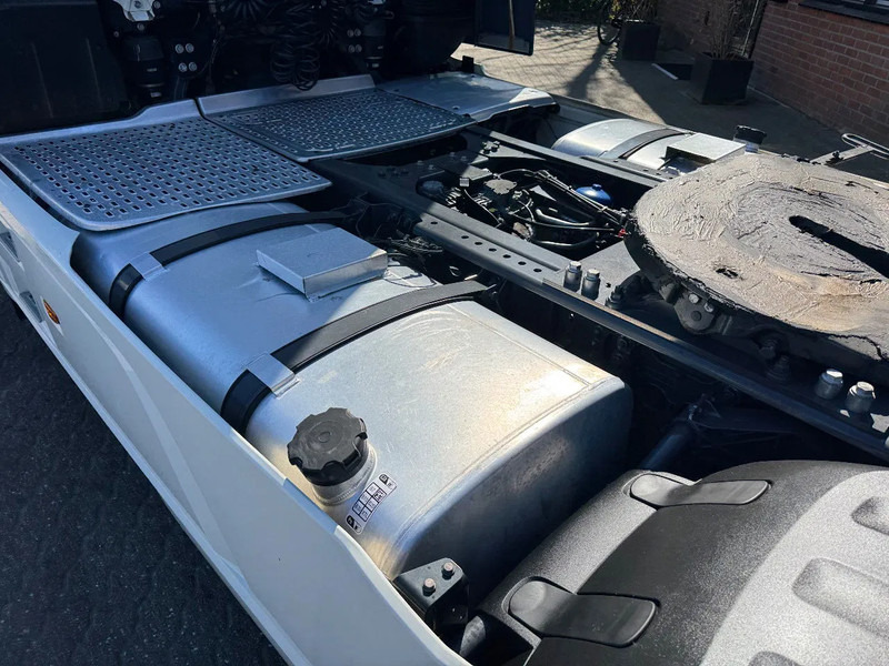 Tractor unit DAF XF 480 SSC Super Space 2x tank LED 287.080KM! ACC: picture 19