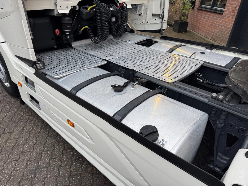 Leasing of DAF XG+ 480 Standairco 2X tank Alcoa Leder, Full - Top condition 276.240KM DAF XG+ 480 Standairco 2X tank Alcoa Leder, Full - Top condition 276.240KM: picture 18