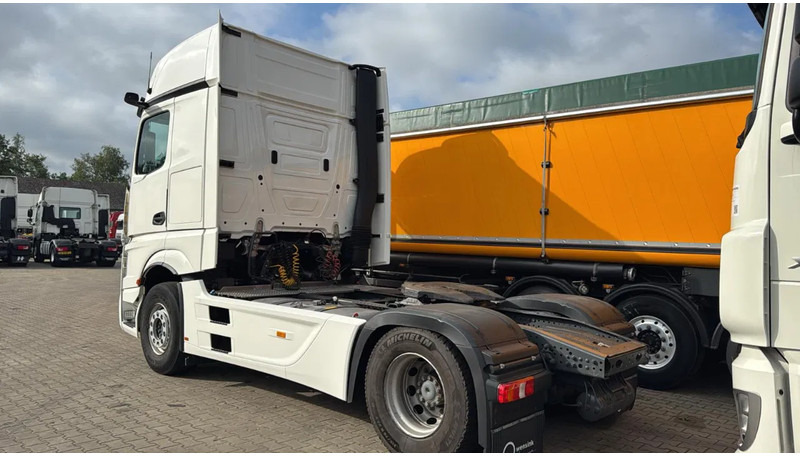 Mercedes-Benz Actros 1845 L Gigaspace 2x tank Standairco 5x available 20-12-2025 - Tractor unit: picture 3 Mercedes-Benz Actros 1845 L Gigaspace 2x tank Standairco 5x available 20-12-2025 - Tractor unit: picture 3