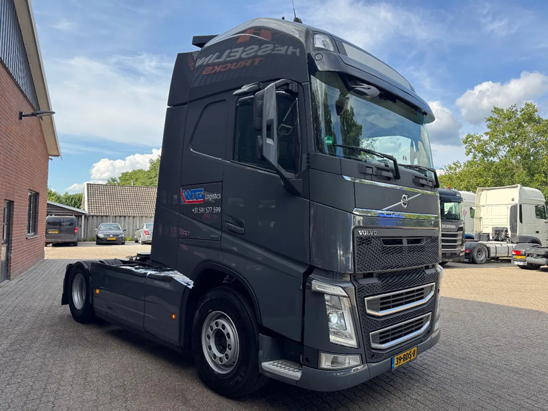 Volvo FH 460 Globetrotter XL I-Park Cool 2x tank VEB+ NL Truck - Tractor unit: picture 3 Volvo FH 460 Globetrotter XL I-Park Cool 2x tank VEB+ NL Truck - Tractor unit: picture 3