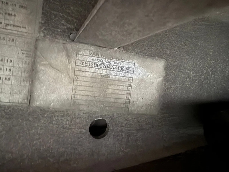 Curtainsider semi-trailer Van Hool 3AS Gegalvaniseerd Schuifzeilen/Schuifdak 2X Liftas 2.000KG Laadklep APK 05/2026!: picture 18 Curtainsider semi-trailer Van Hool 3AS Gegalvaniseerd Schuifzeilen/Schuifdak 2X Liftas 2.000KG Laadklep APK 05/2026!: picture 18