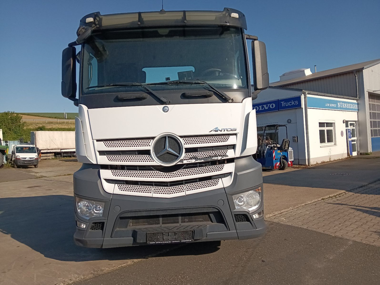 Mercedes-Benz ANTOS 2545 6x2 Lenkachse Luft/Luft PTO AHK - Cab chassis truck: picture 3 Mercedes-Benz ANTOS 2545 6x2 Lenkachse Luft/Luft PTO AHK - Cab chassis truck: picture 3