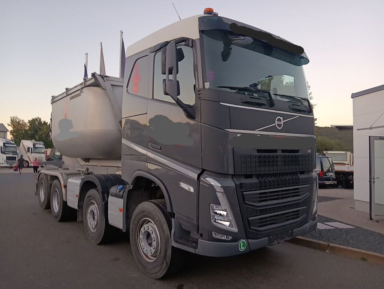 Volvo FH500 8x4R RETARDER LIFT MEILLER-Asphalt FunkAHK - Tipper: picture 2 Volvo FH500 8x4R RETARDER LIFT MEILLER-Asphalt FunkAHK - Tipper: picture 2