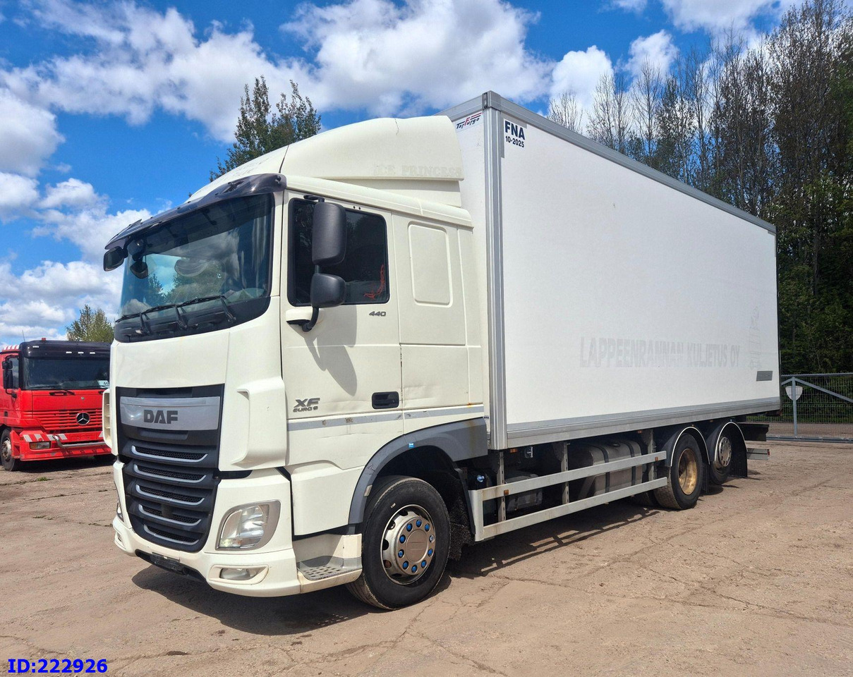 DAF XF 106 440 FAR 6x2 Euro6 - Isothermal truck: picture 4 DAF XF 106 440 FAR 6x2 Euro6 - Isothermal truck: picture 4