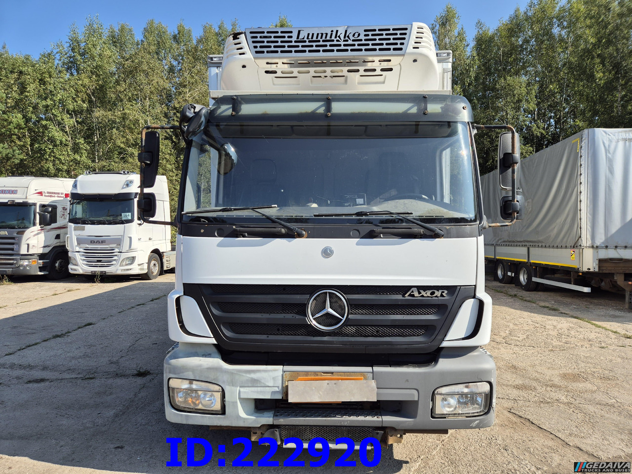MERCEDES-BENZ Axor 1829  Manual + Tail lift - Refrigerator truck: picture 2 MERCEDES-BENZ Axor 1829  Manual + Tail lift - Refrigerator truck: picture 2
