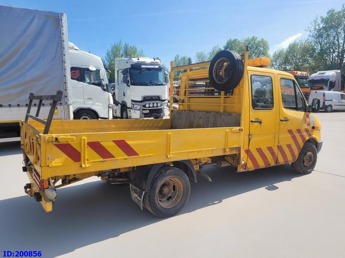 MERCEDES-BENZ Sprinter 408D - 5 Seater - Dropside/ Flatbed truck: picture 5 MERCEDES-BENZ Sprinter 408D - 5 Seater - Dropside/ Flatbed truck: picture 5