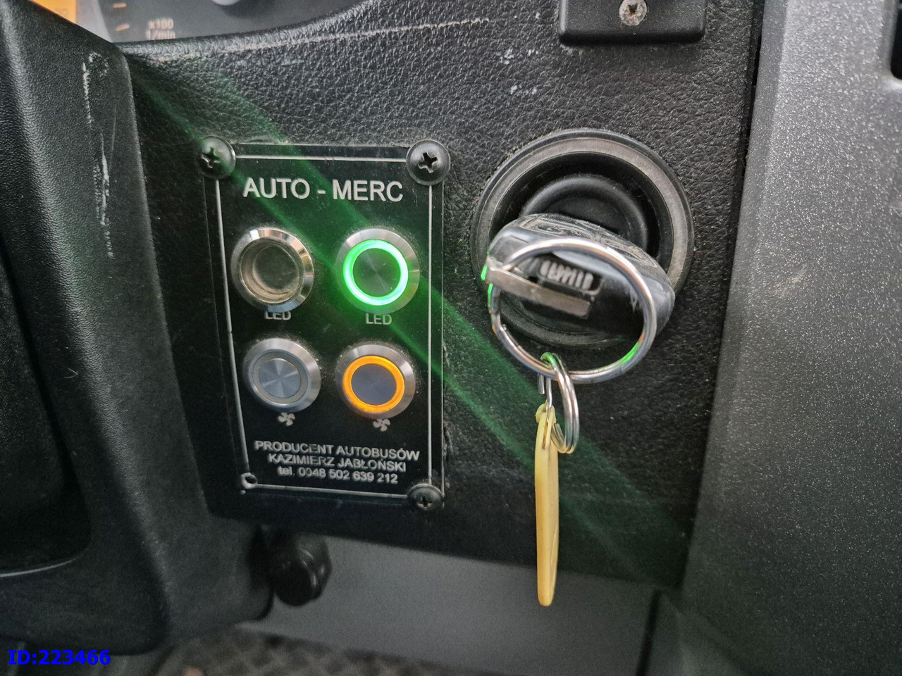 Coach MERCEDES-BENZ Sprinter 515 VIP 24 places XXL: picture 14