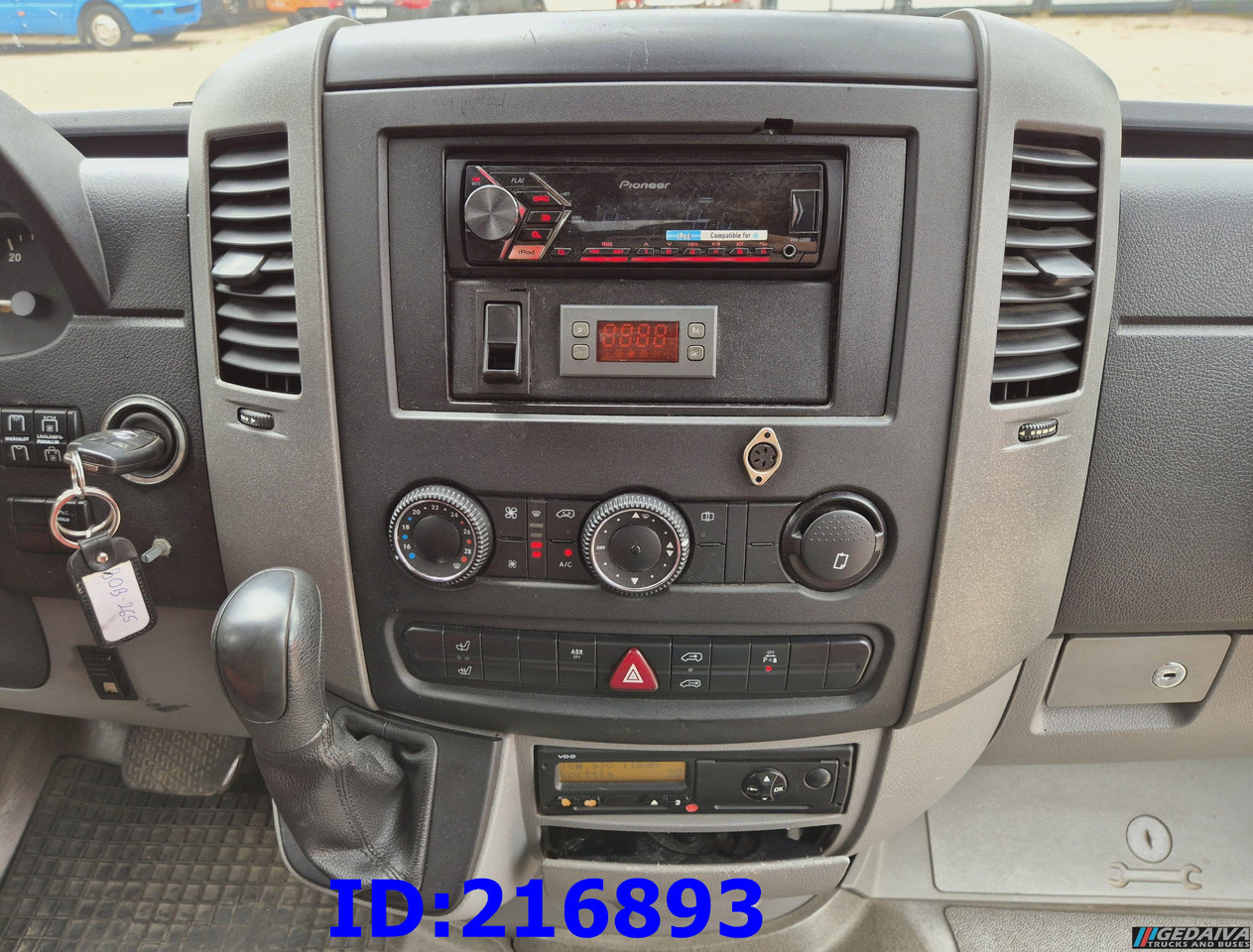 Coach MERCEDES-BENZ Sprinter 516 - Euro5 - 23-seater: picture 12