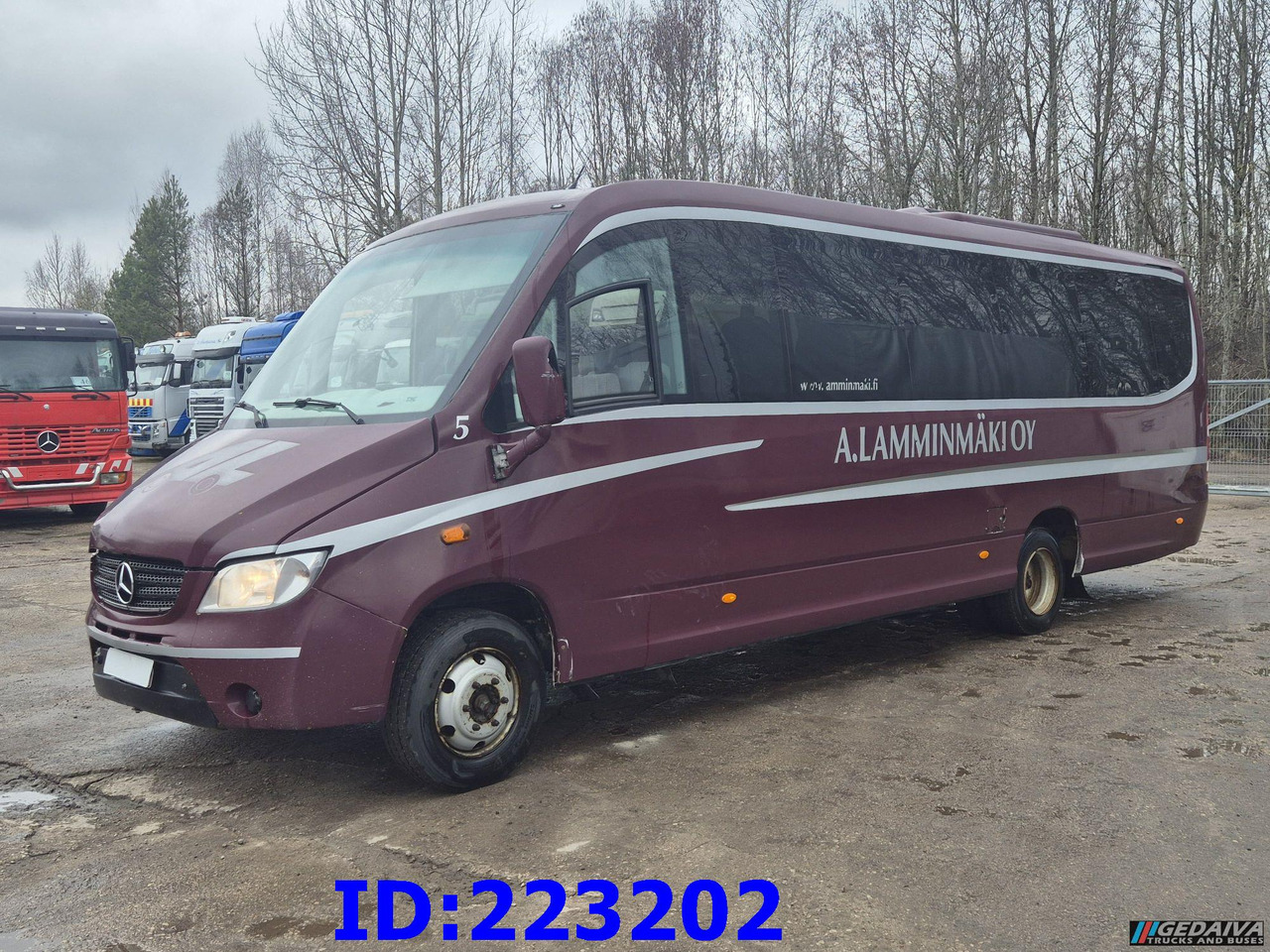 MERCEDES-BENZ Sunrider 818D Vario 33 - Seater - Coach: picture 1 MERCEDES-BENZ Sunrider 818D Vario 33 - Seater - Coach: picture 1