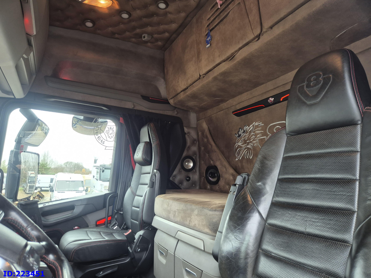 Cab chassis truck SCANIA R650 Full air 8x4 Steering axle (3 pedal): picture 14