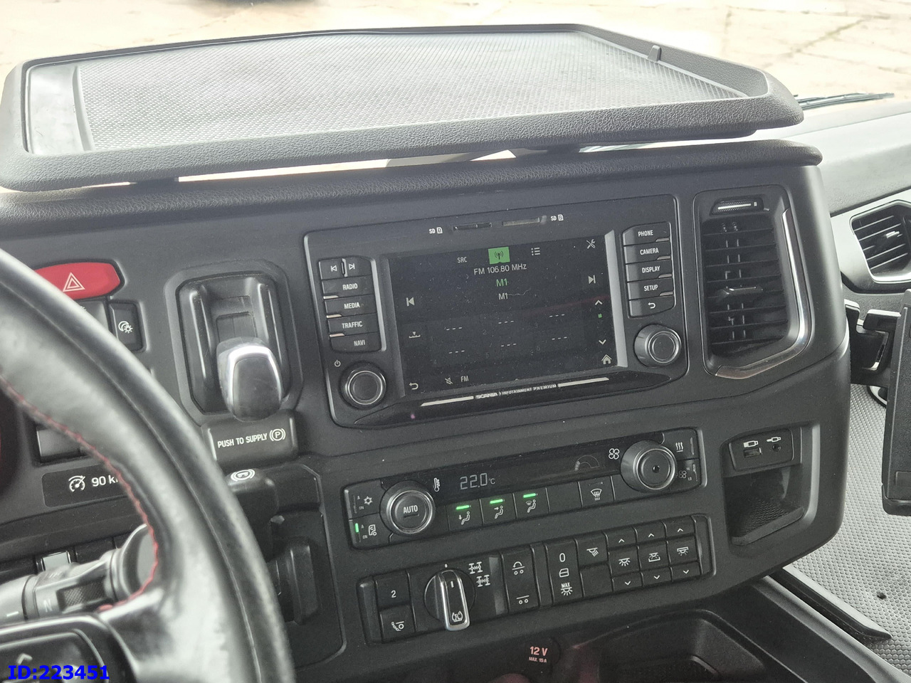 Cab chassis truck SCANIA R650 Full air 8x4 Steering axle (3 pedal): picture 18