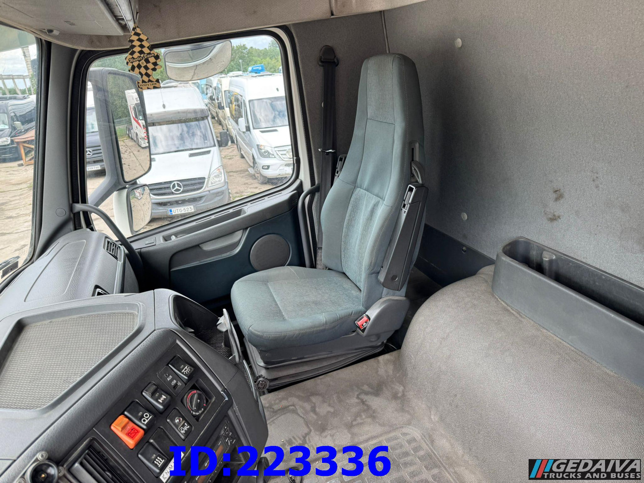 Box truck VOLVO FH13 460HP 6x2  OPEN SIDE BOX: picture 16