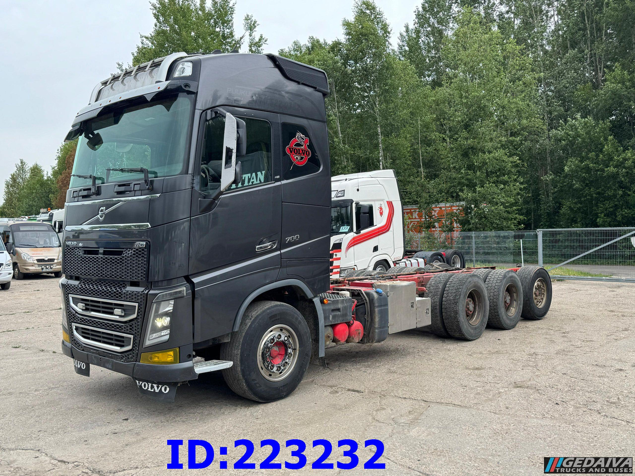VOLVO FH16 700HP 8X4 Big Axles - Cab chassis truck: picture 1 VOLVO FH16 700HP 8X4 Big Axles - Cab chassis truck: picture 1