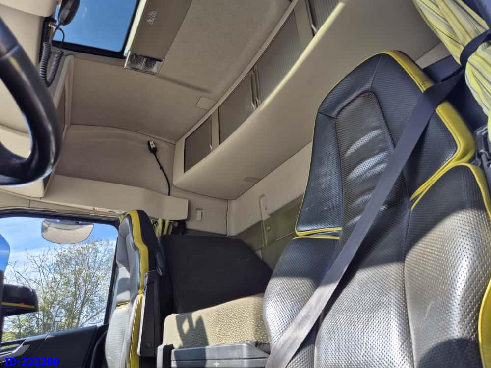 Cab chassis truck VOLVO FH16 750HP 8x4 Steering axle: picture 12 Cab chassis truck VOLVO FH16 750HP 8x4 Steering axle: picture 12