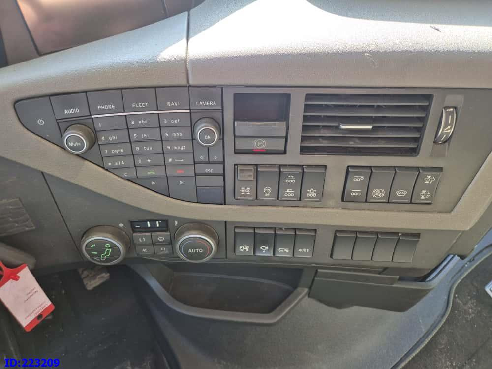 Cab chassis truck VOLVO FH16 750HP 8x4 Steering axle: picture 16 Cab chassis truck VOLVO FH16 750HP 8x4 Steering axle: picture 16