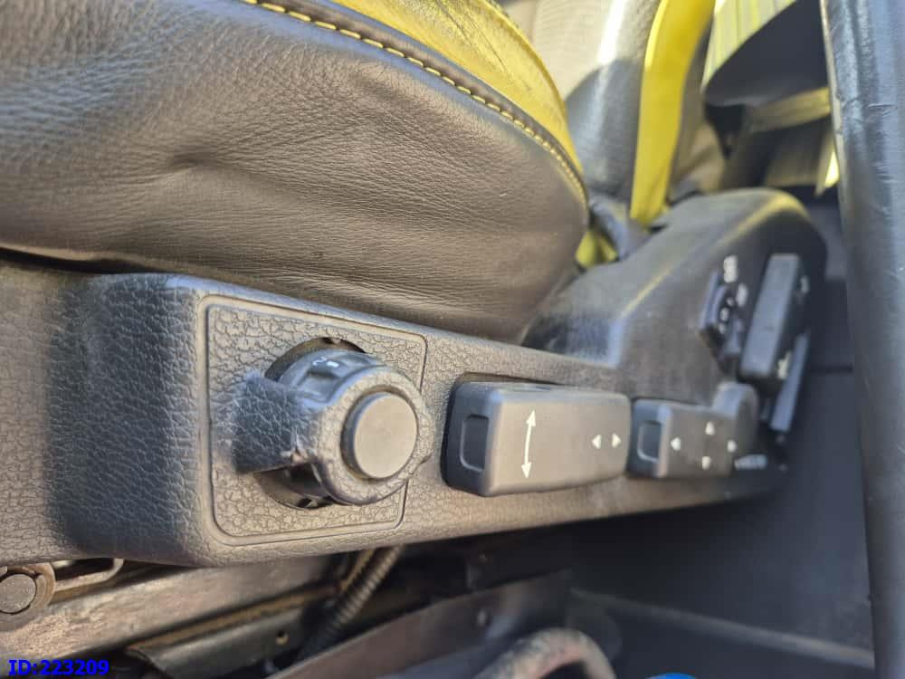 Cab chassis truck VOLVO FH16 750HP 8x4 Steering axle: picture 11 Cab chassis truck VOLVO FH16 750HP 8x4 Steering axle: picture 11