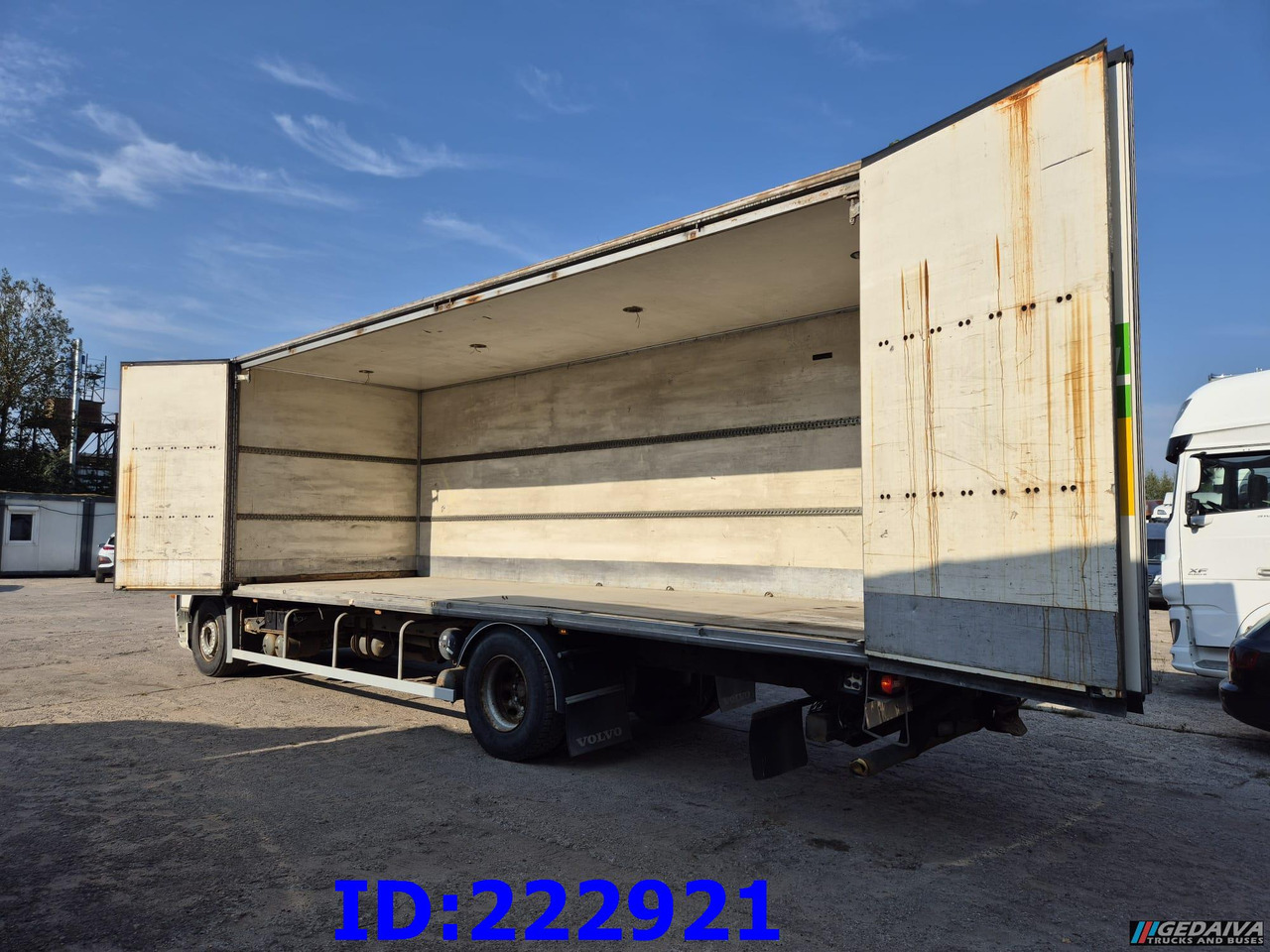 Box truck VOLVO FM9 260HP: picture 8