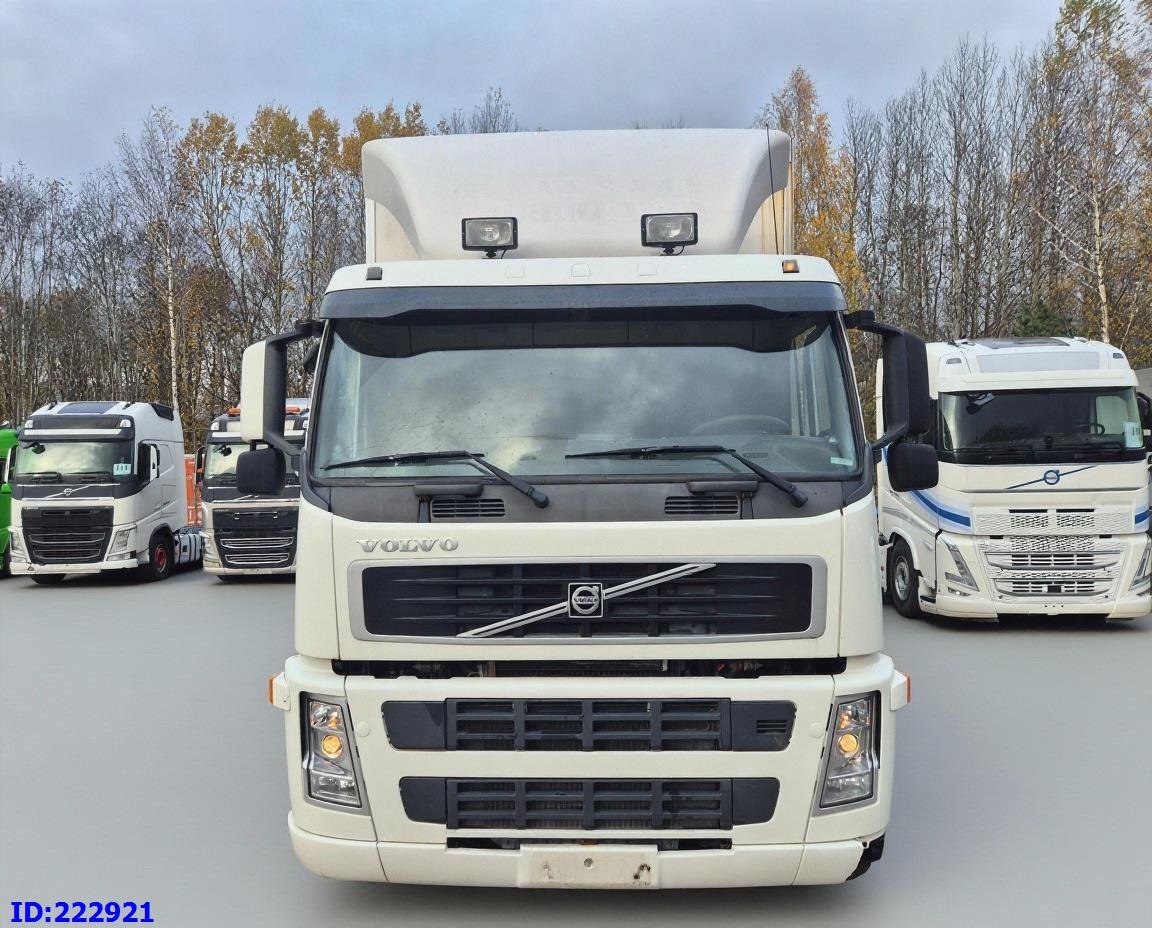 VOLVO FM9 260HP - Box truck: picture 2 VOLVO FM9 260HP - Box truck: picture 2