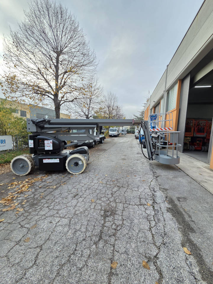 NIFTYLIFT HR 15 HDE - Articulated boom: picture 1 NIFTYLIFT HR 15 HDE - Articulated boom: picture 1