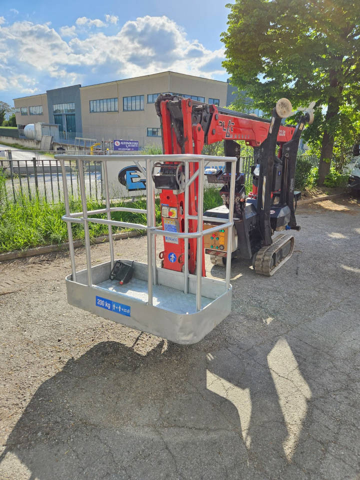 Platform Basket 13.80 - Aerial platform: picture 2 Platform Basket 13.80 - Aerial platform: picture 2