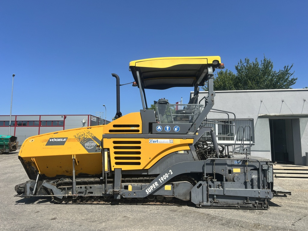 Vögele Super 1900-2 (111605) - Asphalt paver: picture 1 Vögele Super 1900-2 (111605) - Asphalt paver: picture 1