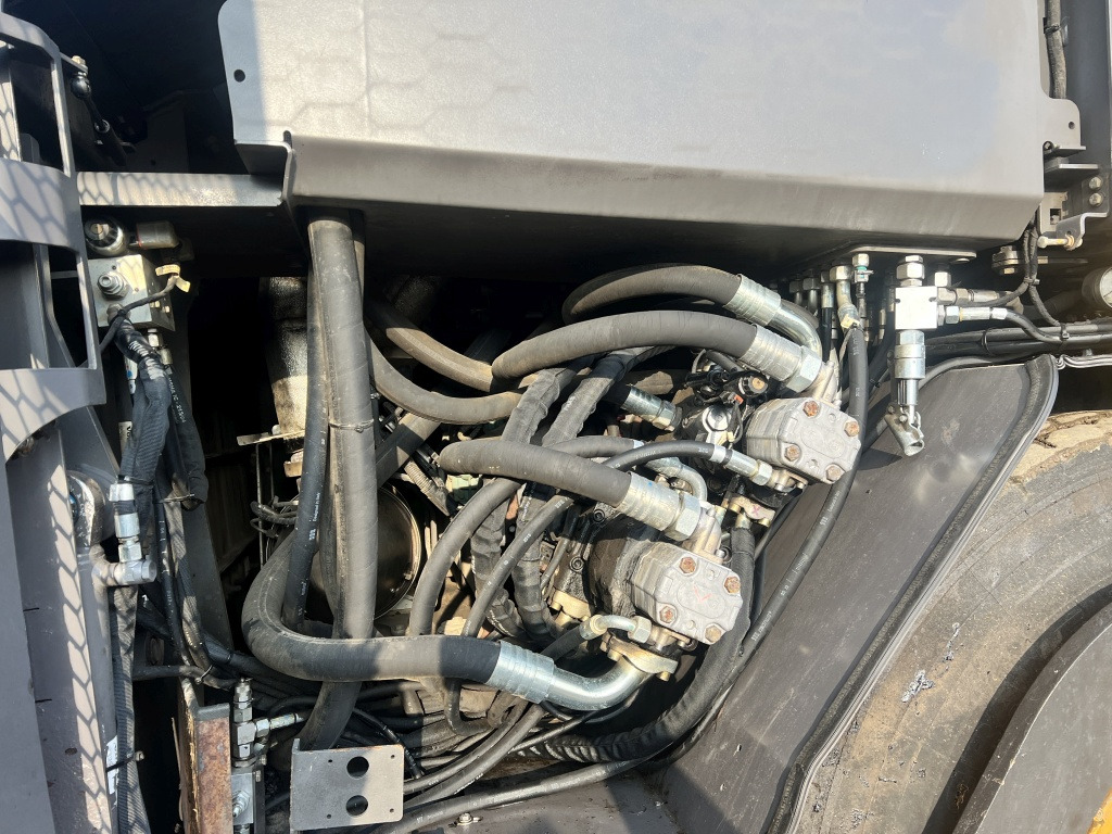 Asphalt paver Volvo 6870 C (111414): picture 11