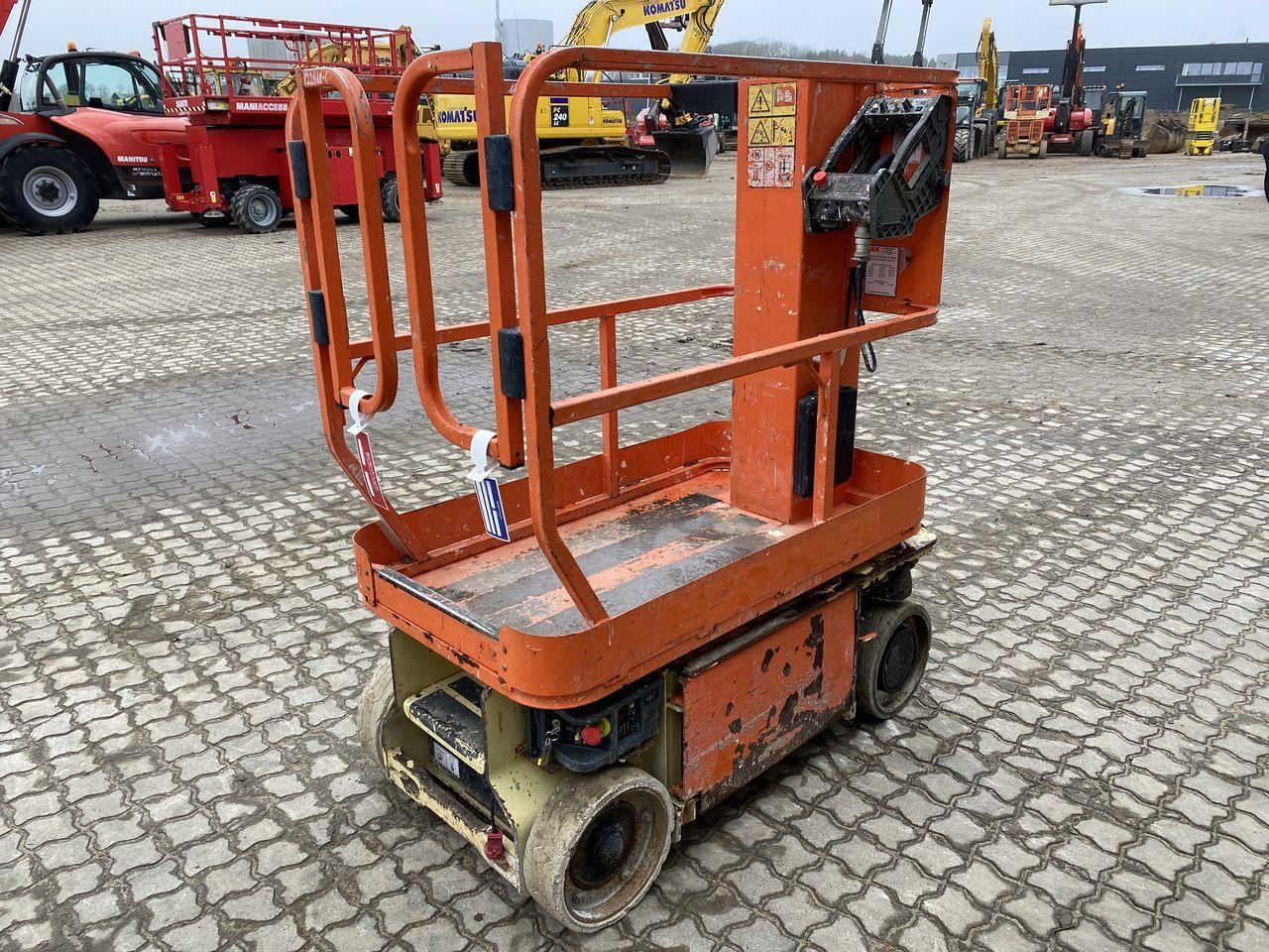 JLG 1230ES - Vertical mast lift: picture 4 JLG 1230ES - Vertical mast lift: picture 4