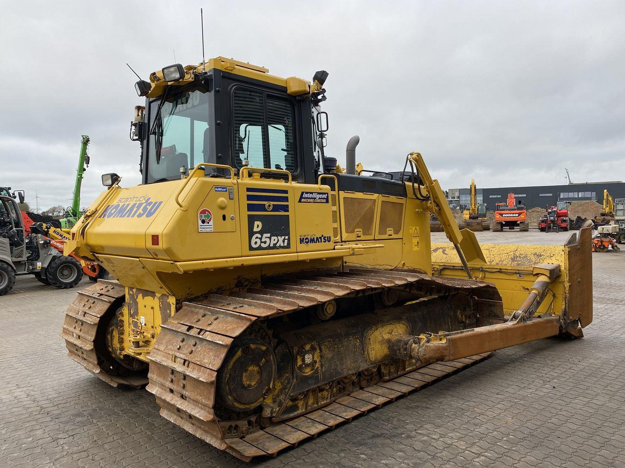 Komatsu D65PXI-18EO - Bulldozer: picture 4 Komatsu D65PXI-18EO - Bulldozer: picture 4
