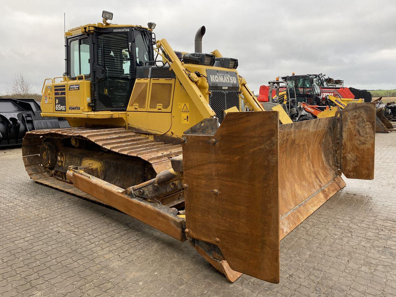 Komatsu D65PXI-18EO - Bulldozer: picture 5 Komatsu D65PXI-18EO - Bulldozer: picture 5