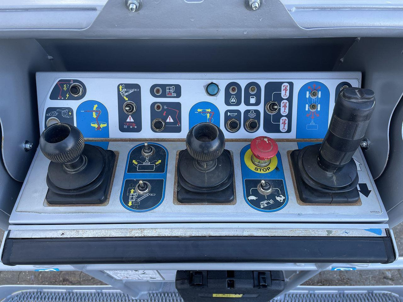 Manitou 160ATJ RC - Articulated boom: picture 3 Manitou 160ATJ RC - Articulated boom: picture 3