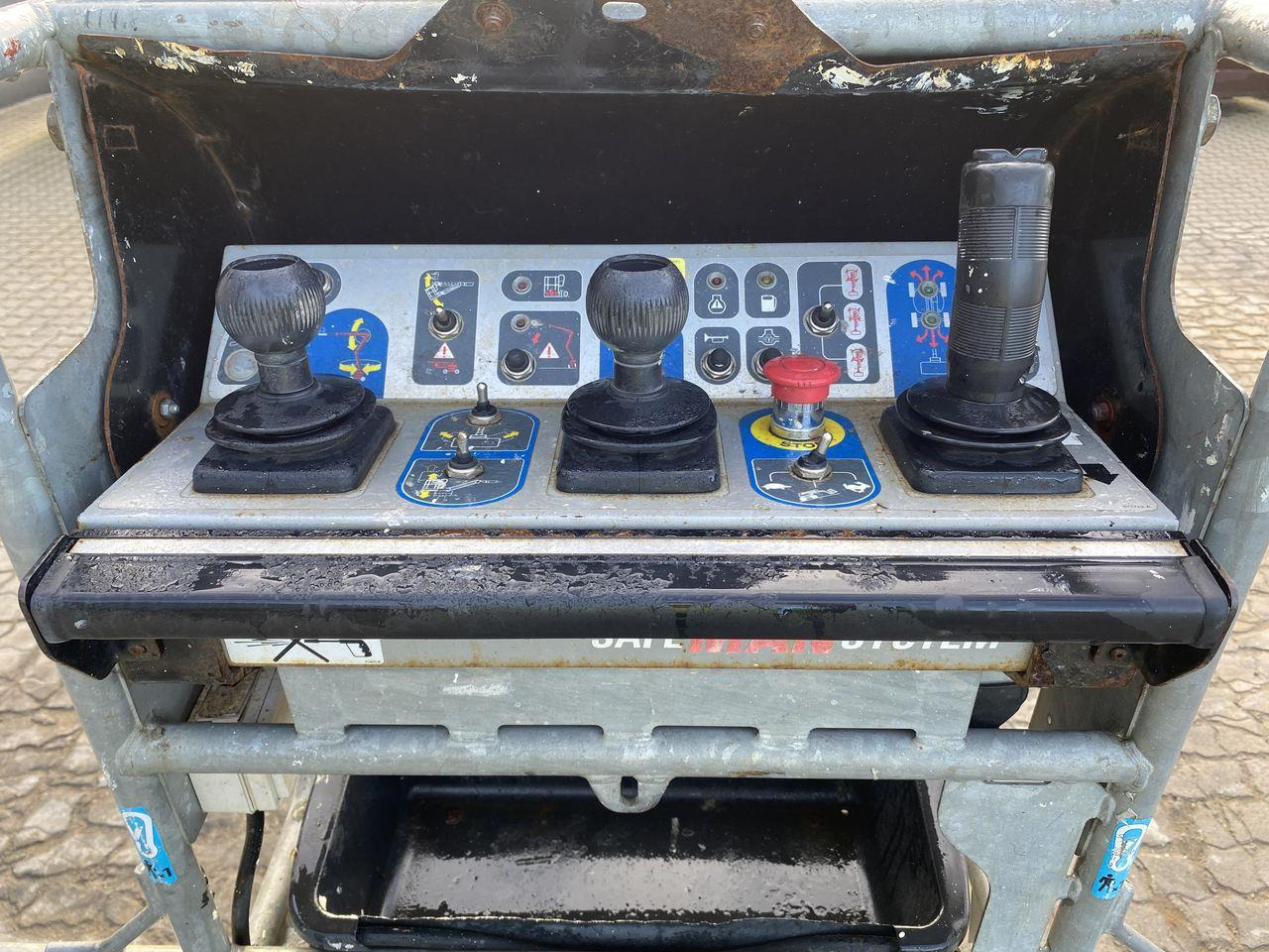 Manitou 160ATJ RC - Articulated boom: picture 3 Manitou 160ATJ RC - Articulated boom: picture 3