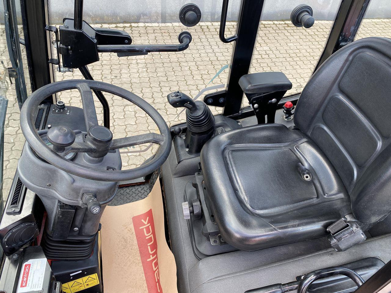 Manitou MLA 5-50H-Z CAB - Compact loader: picture 3 Manitou MLA 5-50H-Z CAB - Compact loader: picture 3