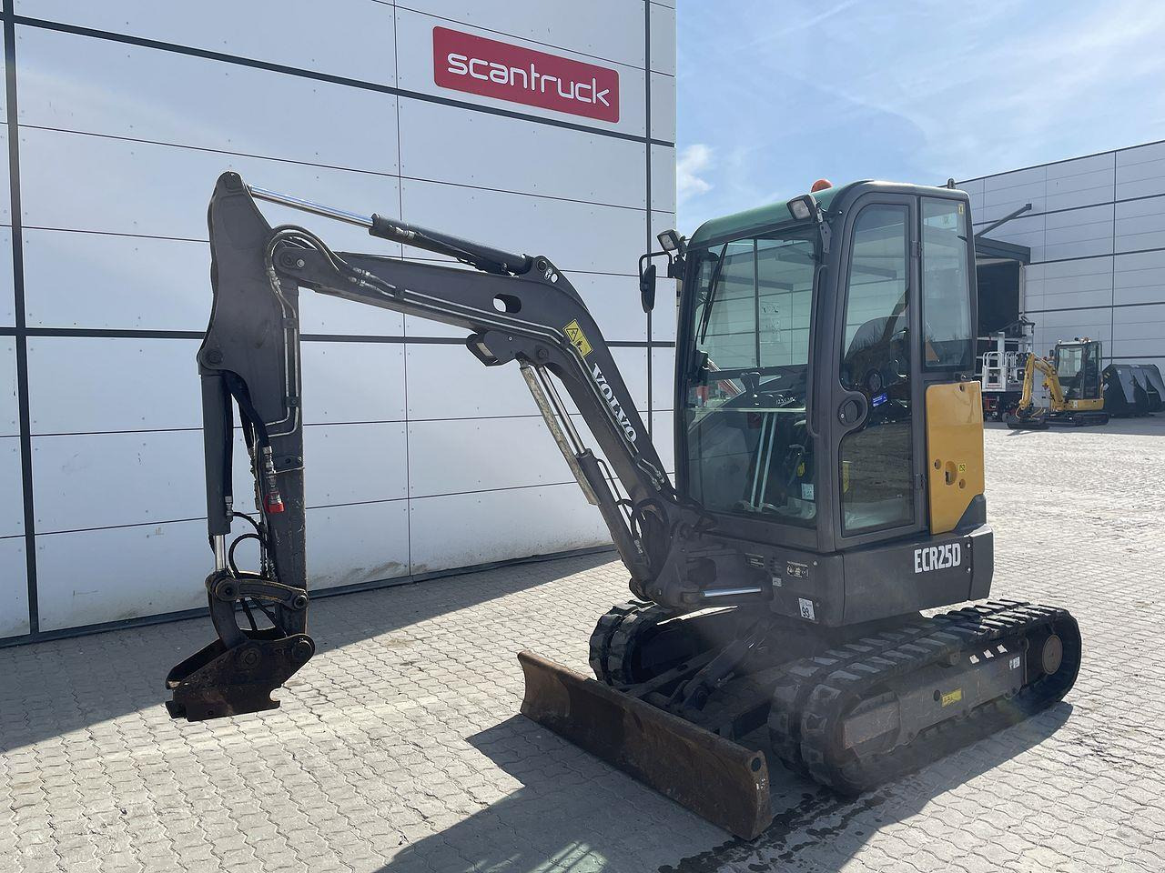 Volvo ECR25 - Mini excavator: picture 1 Volvo ECR25 - Mini excavator: picture 1