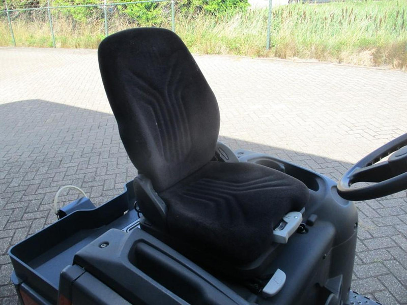 Tow tractor Linde P 60: picture 8 Tow tractor Linde P 60: picture 8