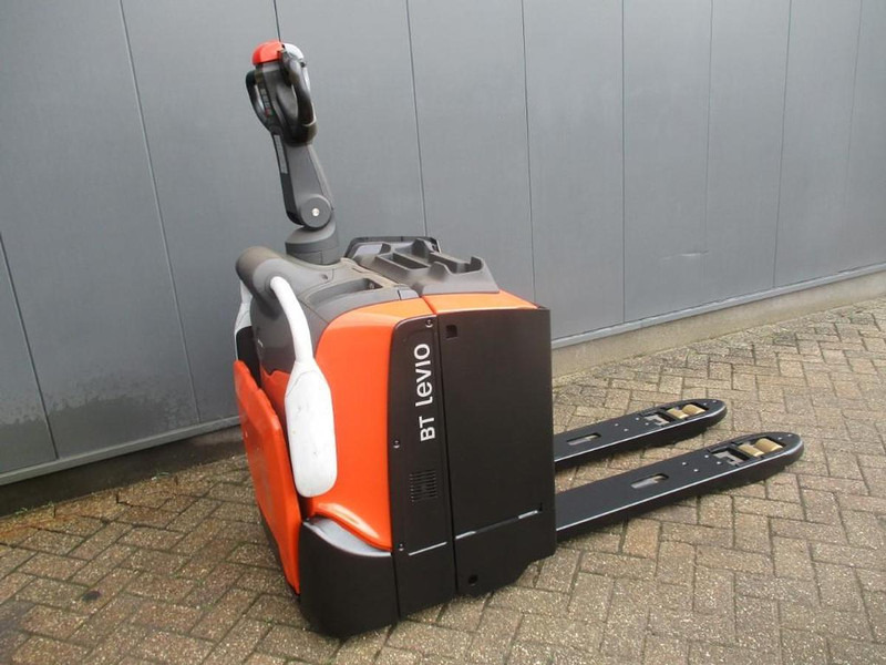 Toyota LPE 200 - Pallet truck: picture 2 Toyota LPE 200 - Pallet truck: picture 2