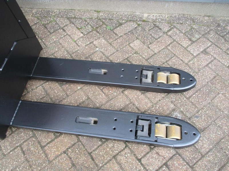 Toyota LPE 200 - Pallet truck: picture 4 Toyota LPE 200 - Pallet truck: picture 4