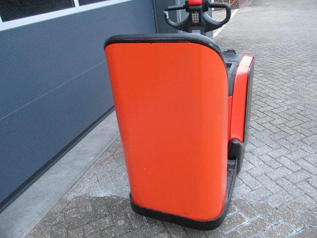 Pallet truck Toyota LPE 250: picture 8 Pallet truck Toyota LPE 250: picture 8