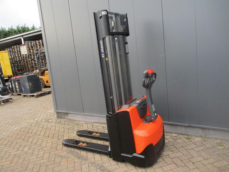 Toyota SWE 100 - Stacker: picture 3 Toyota SWE 100 - Stacker: picture 3