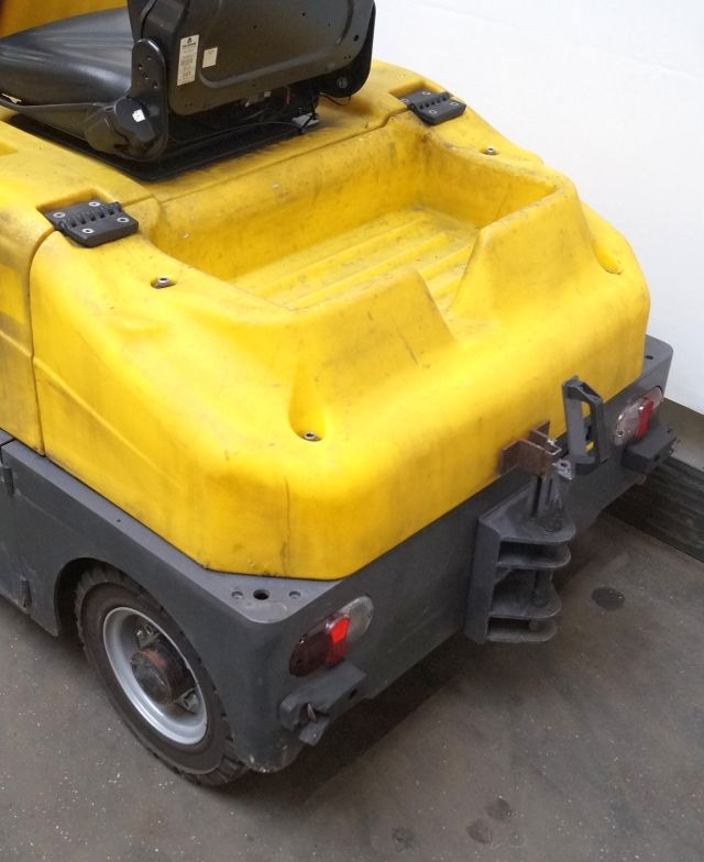 Dec Bull 6N - Tow tractor: picture 4 Dec Bull 6N - Tow tractor: picture 4