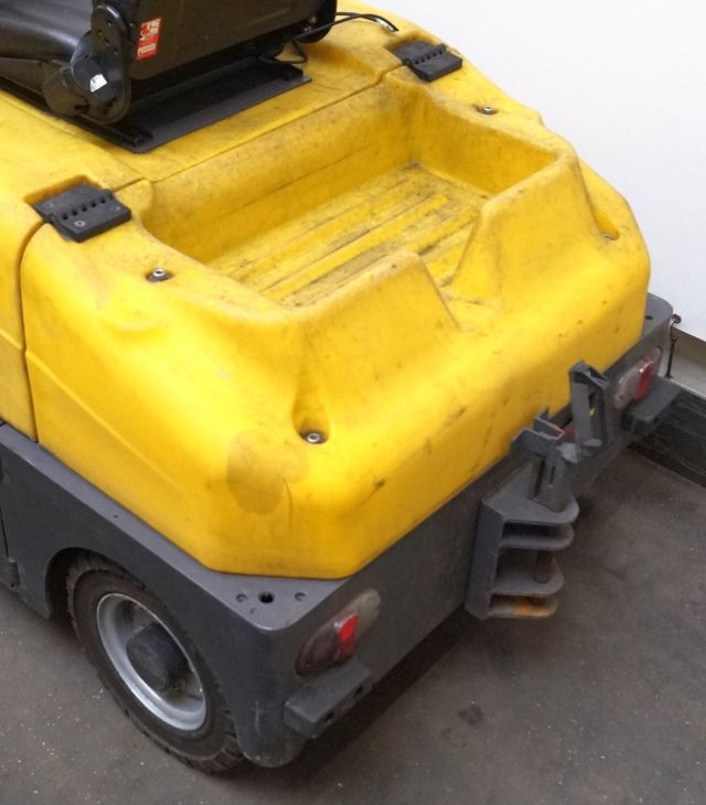 Dec Bull 6N - Tow tractor: picture 4 Dec Bull 6N - Tow tractor: picture 4