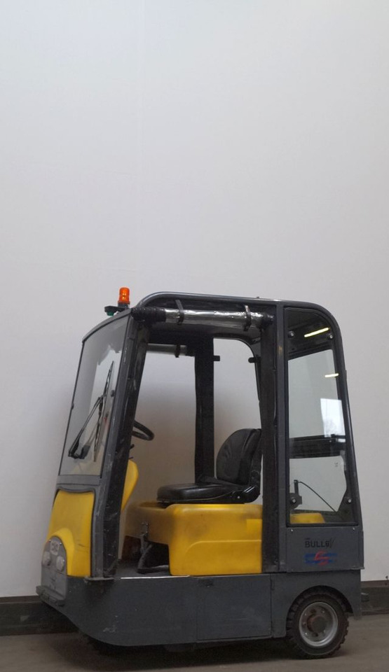 Dec Bull 6N - Tow tractor: picture 1 Dec Bull 6N - Tow tractor: picture 1