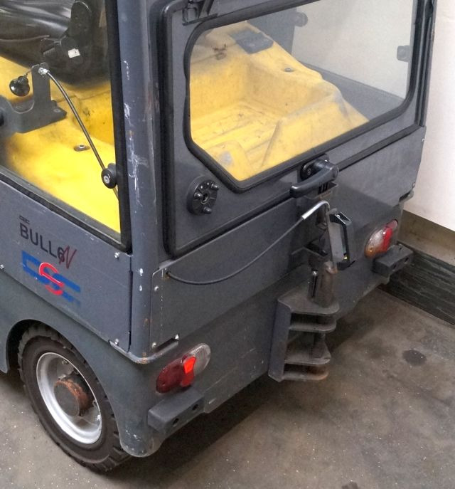 Dec Bull 6N - Tow tractor: picture 4 Dec Bull 6N - Tow tractor: picture 4