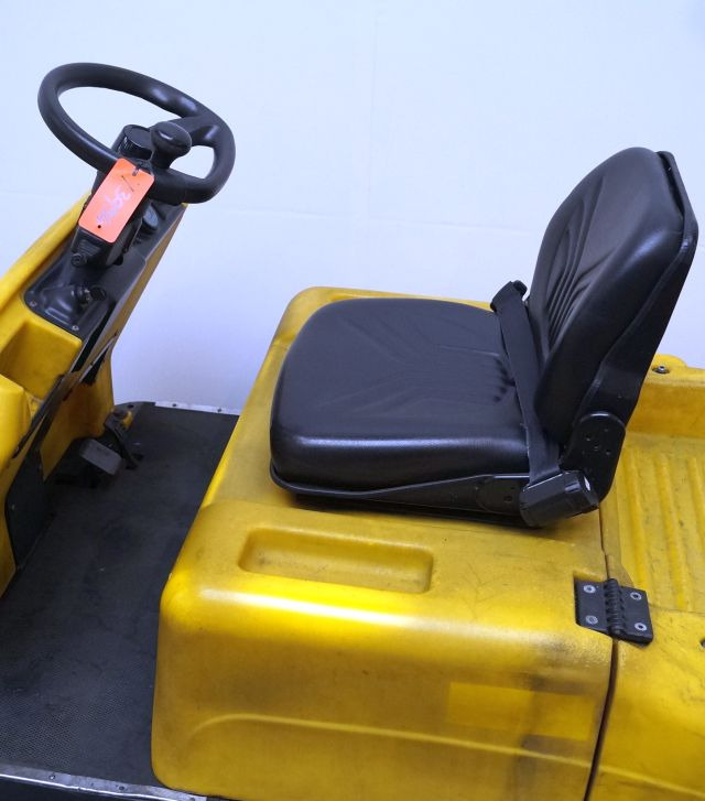 Dec Bull 6N - Tow tractor: picture 5 Dec Bull 6N - Tow tractor: picture 5