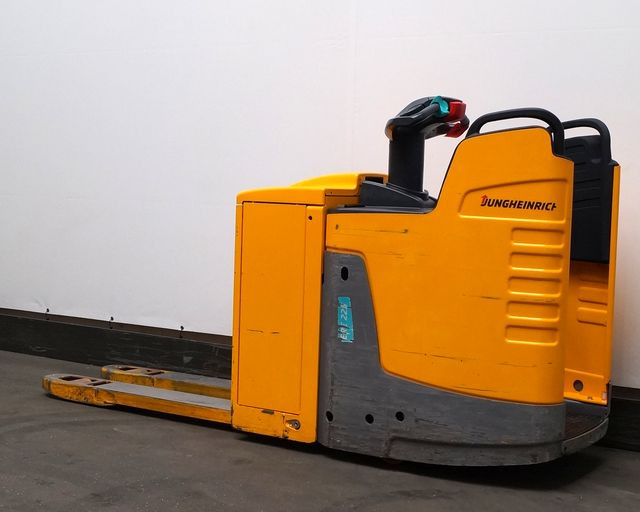 Jungheinrich ERE225 - Pallet truck: picture 2 Jungheinrich ERE225 - Pallet truck: picture 2