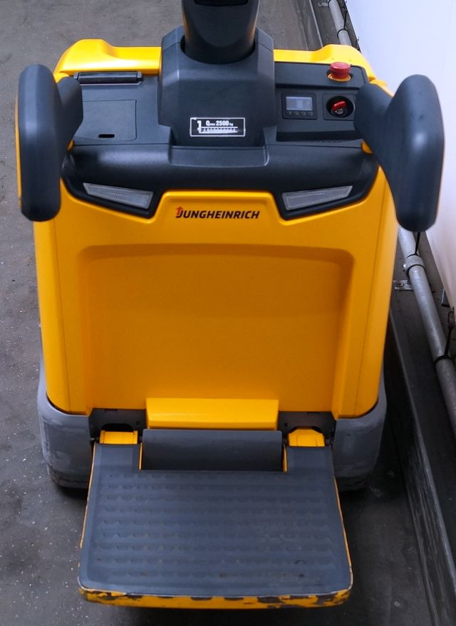 Jungheinrich ERE225 - Pallet truck: picture 3 Jungheinrich ERE225 - Pallet truck: picture 3